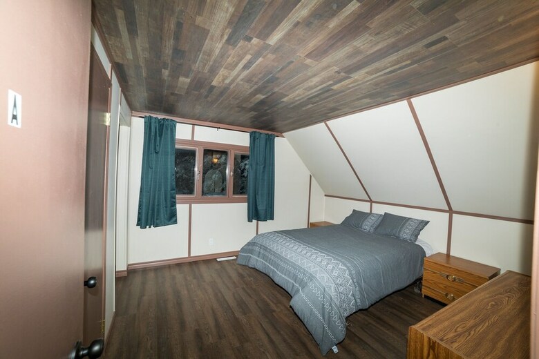 Hotel Castaways Cottages