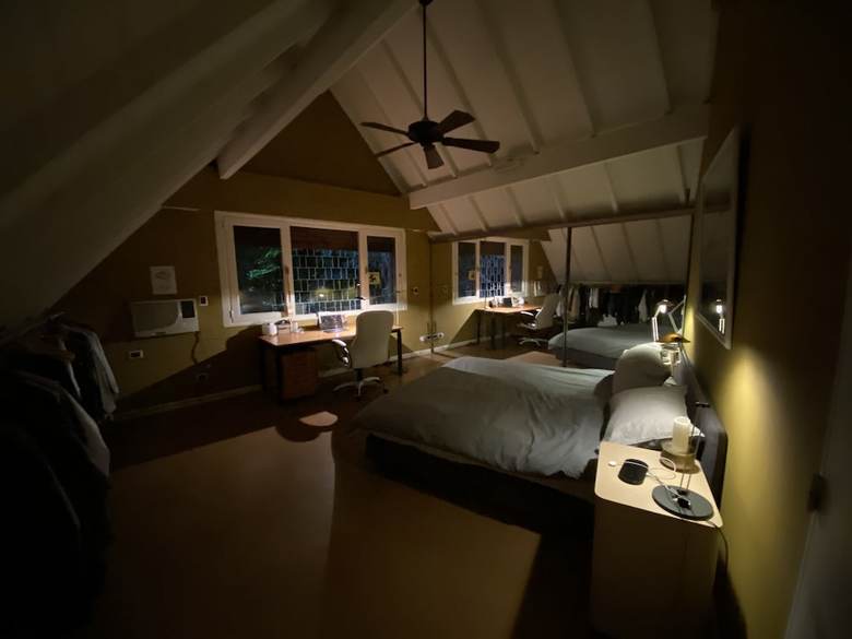 Hotel Deaf Twins Bed Breakfast
