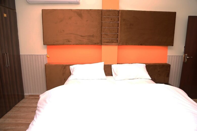 Bed & Breakfast Hak Mall Suites