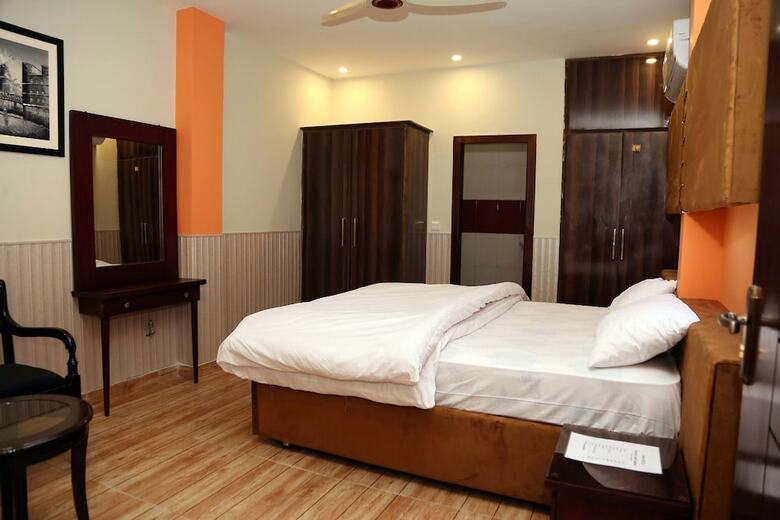 Bed & Breakfast Hak Mall Suites