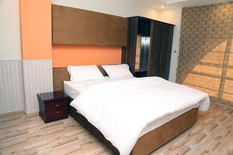 Bed & Breakfast Hak Mall Suites
