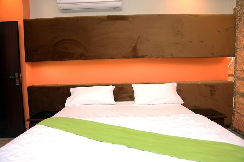 Bed & Breakfast Hak Mall Suites