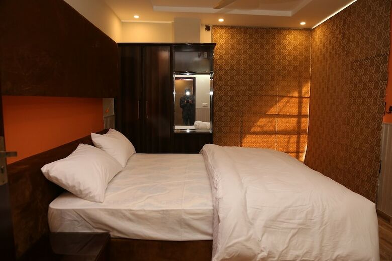 Bed & Breakfast Hak Mall Suites
