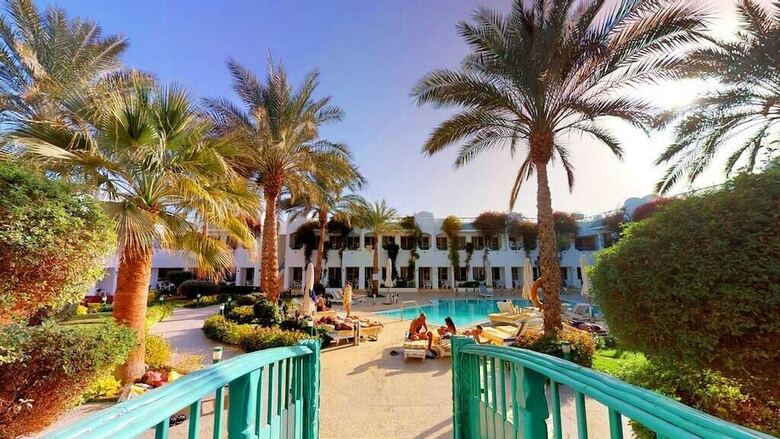 Falcon Hills Hotel