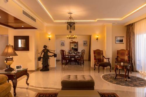 Royal Savoy Hotel And Villas