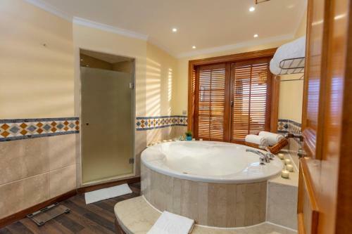 Royal Savoy Hotel And Villas