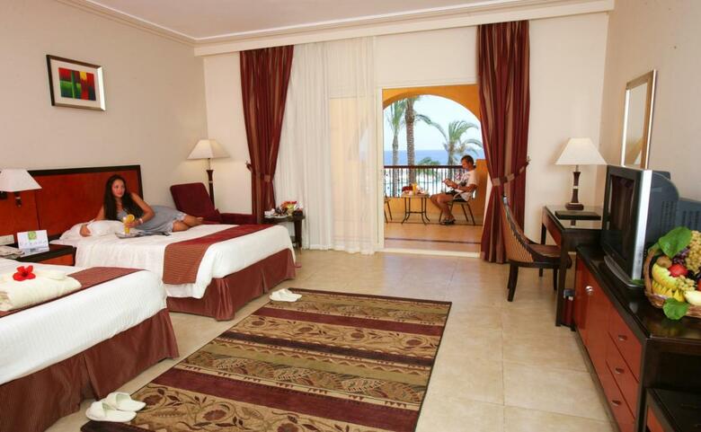 Hotel Rehana Royal Beach Resort & Spa