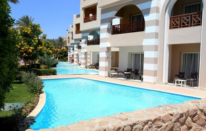 Hotel Rehana Royal Beach Resort & Spa