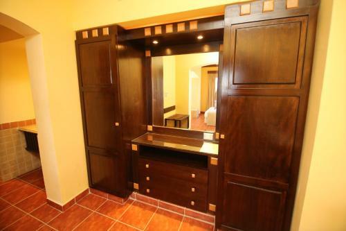 Tamra Beach Hotel