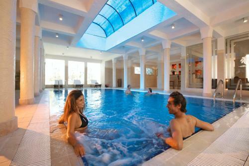 Tamra Beach Hotel