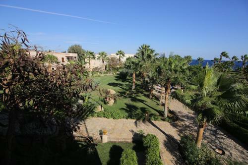 Tamra Beach Hotel