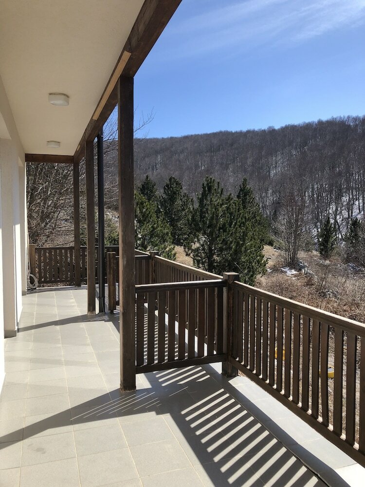Hostal Vrbanj Crocus Hills