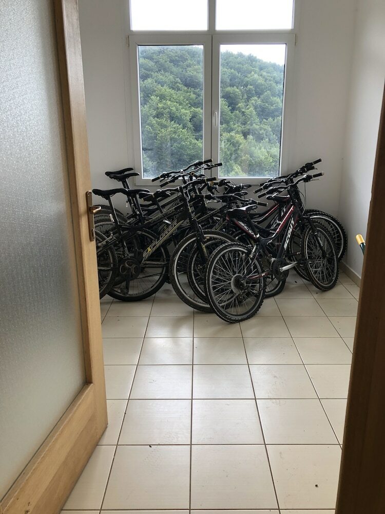 Hostal Vrbanj Crocus Hills
