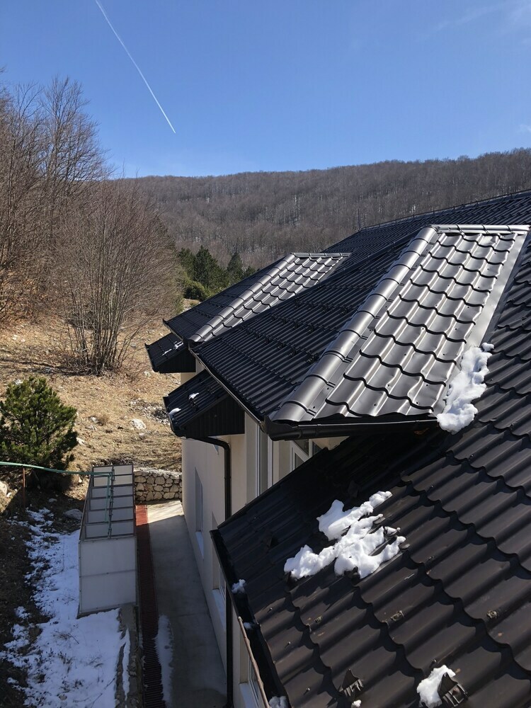 Hostal Vrbanj Crocus Hills