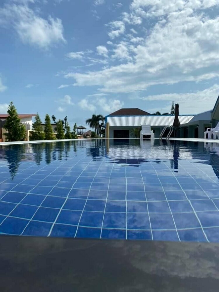 Hotel Cc Beach Resort