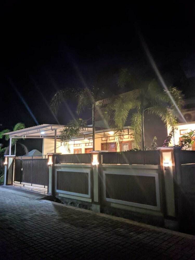 Villa Guest House Puri 3 Bedroom AC