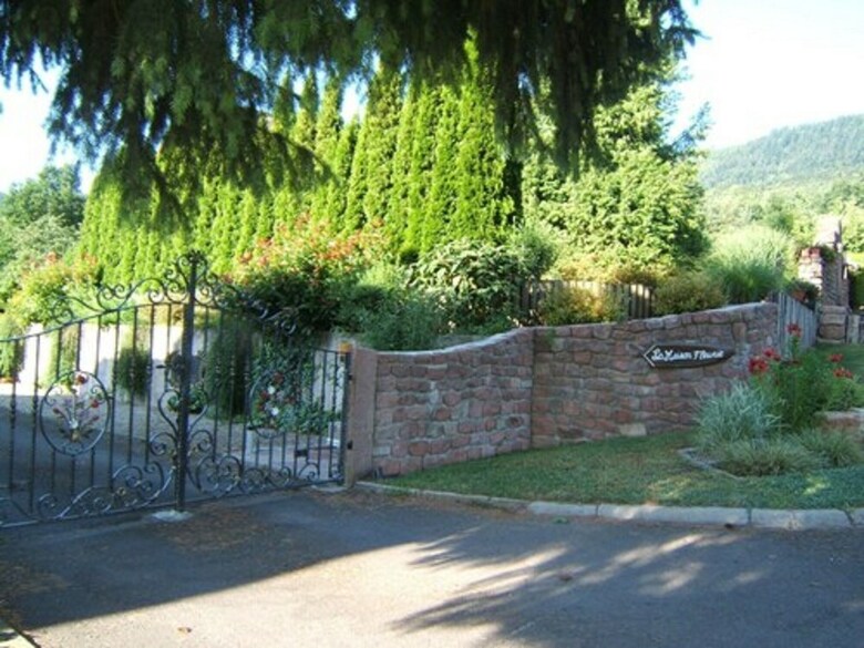 Bed & Breakfast Maison D'hotes La Maison Fleurie