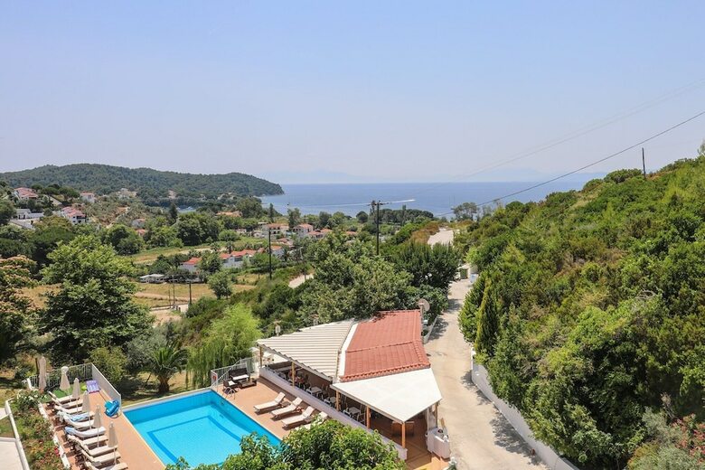 Aparthotel Zorbas Family House