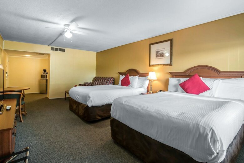 Motel Econo Lodge Inn & Suites