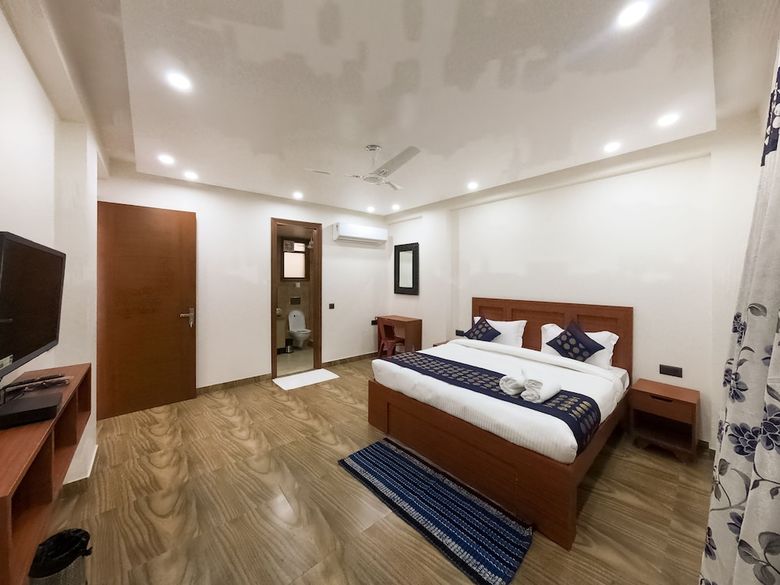 Bed & Breakfast Under My Roof Luxury Apartment