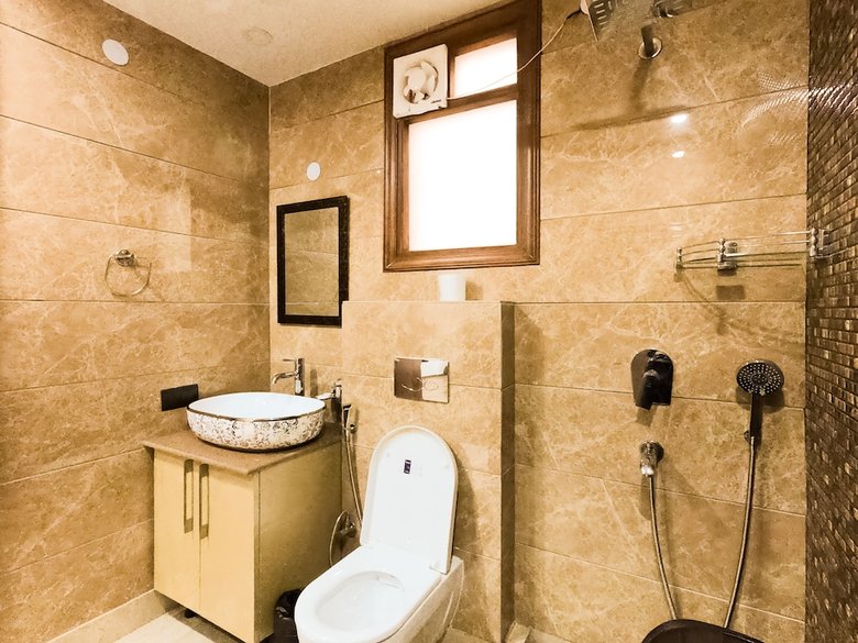 Bed & Breakfast Under My Roof Luxury Apartment