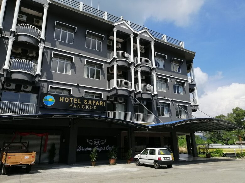 Oyo Capital O 89876 Safari Hotel
