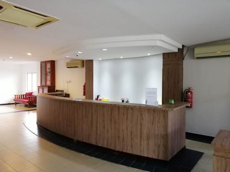 Oyo Capital O 89876 Safari Hotel