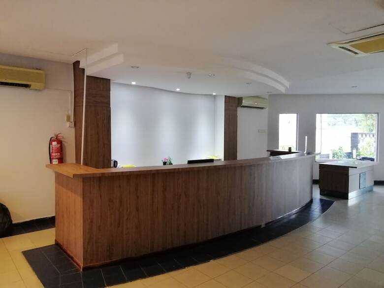 Oyo Capital O 89876 Safari Hotel