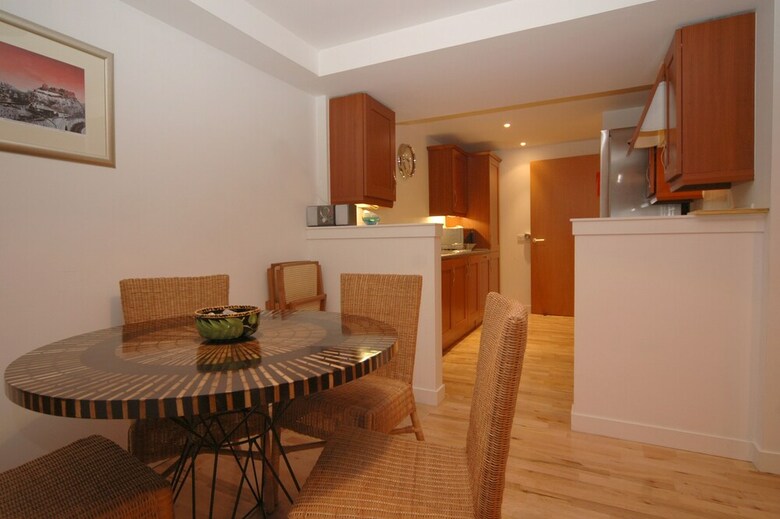 233 The St Giles Apartment