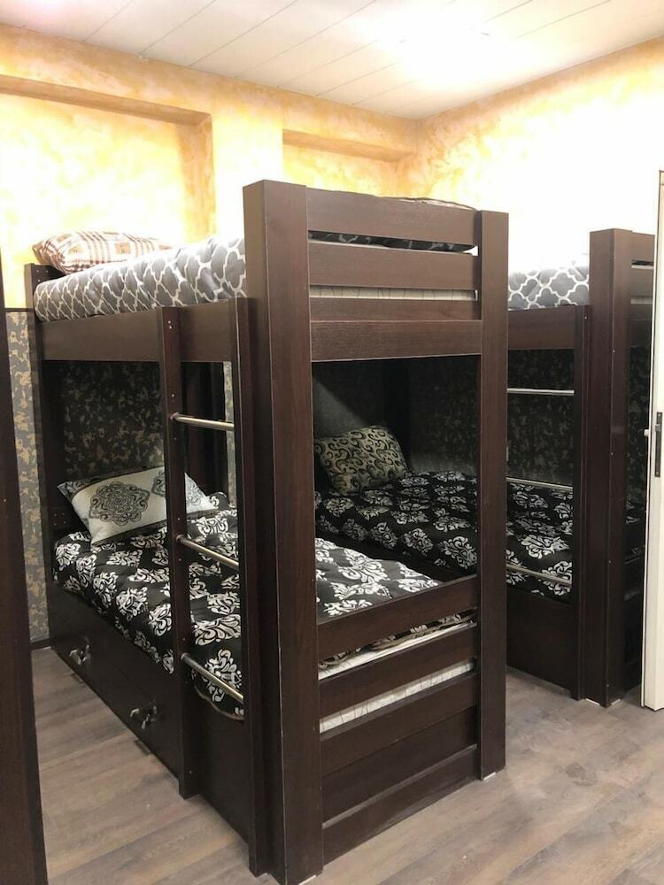 Hostal M&g Hostel And Tours