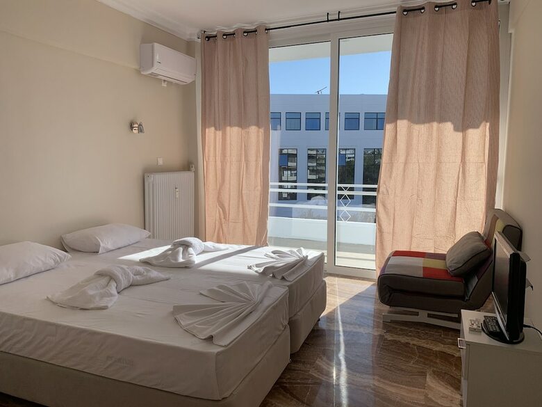 Spacious Renovated Apartment Marousi Kat