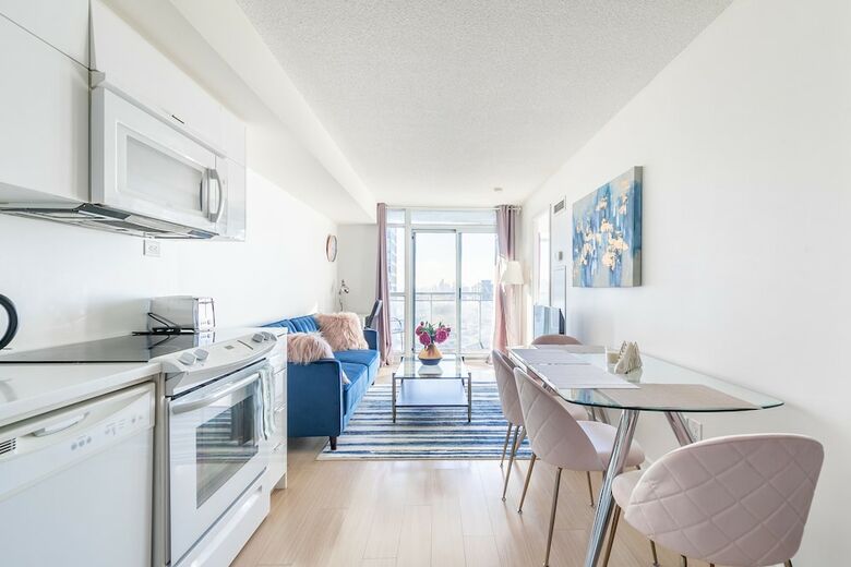 Skytree - Lakeside Condos Near Cn Tower