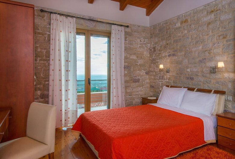 Enastron Villas