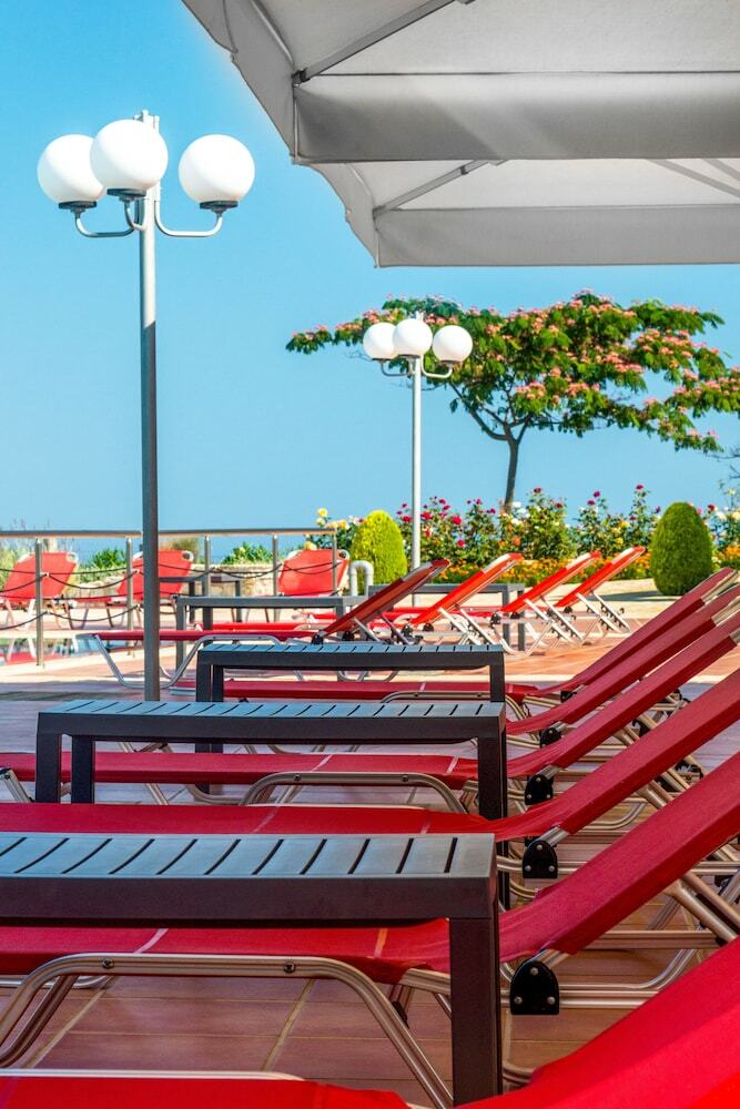 Enastron Villas
