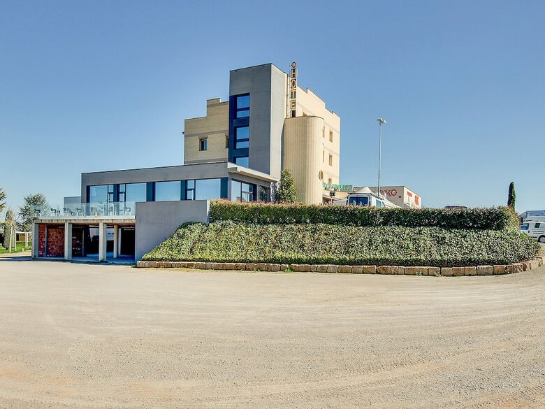 Oyo Hotel Restaurante Blanc I Negre 2