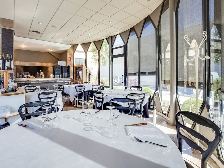 Oyo Hotel Restaurante Blanc I Negre 2