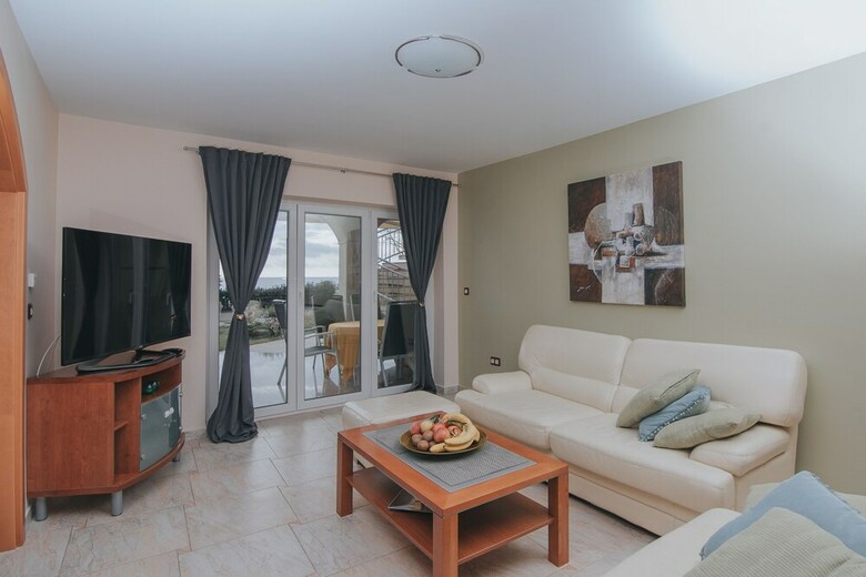 Pool Apartments Tolo