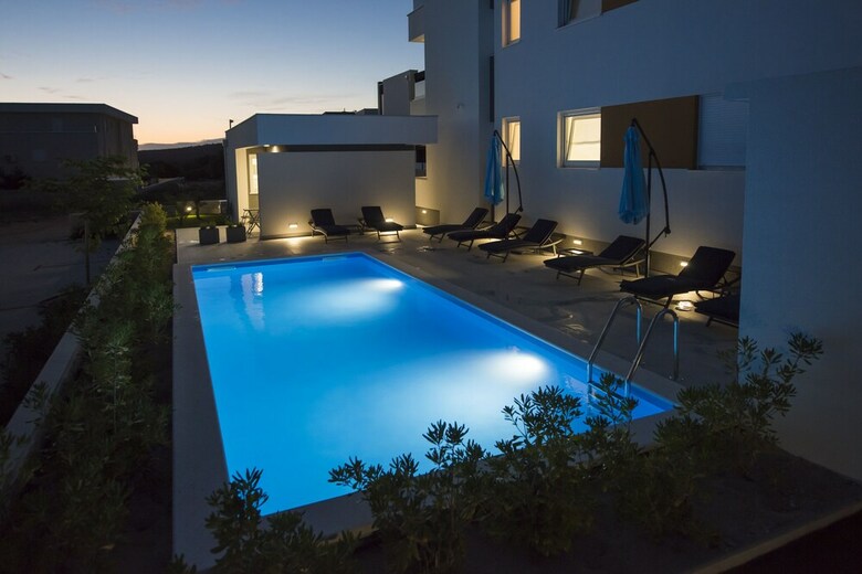 Hotel Pool Apartments Mare