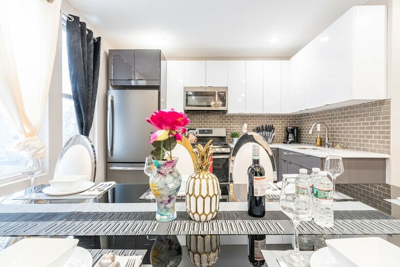 Emmanuel Luxury Living