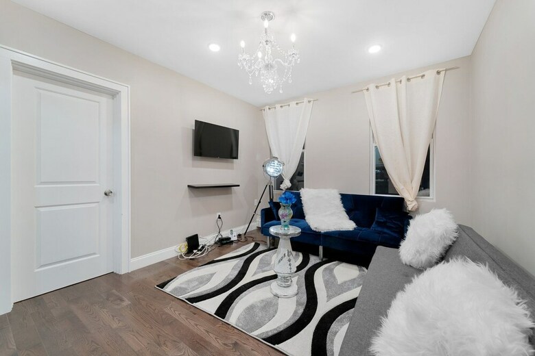 Emmanuel Luxury Living