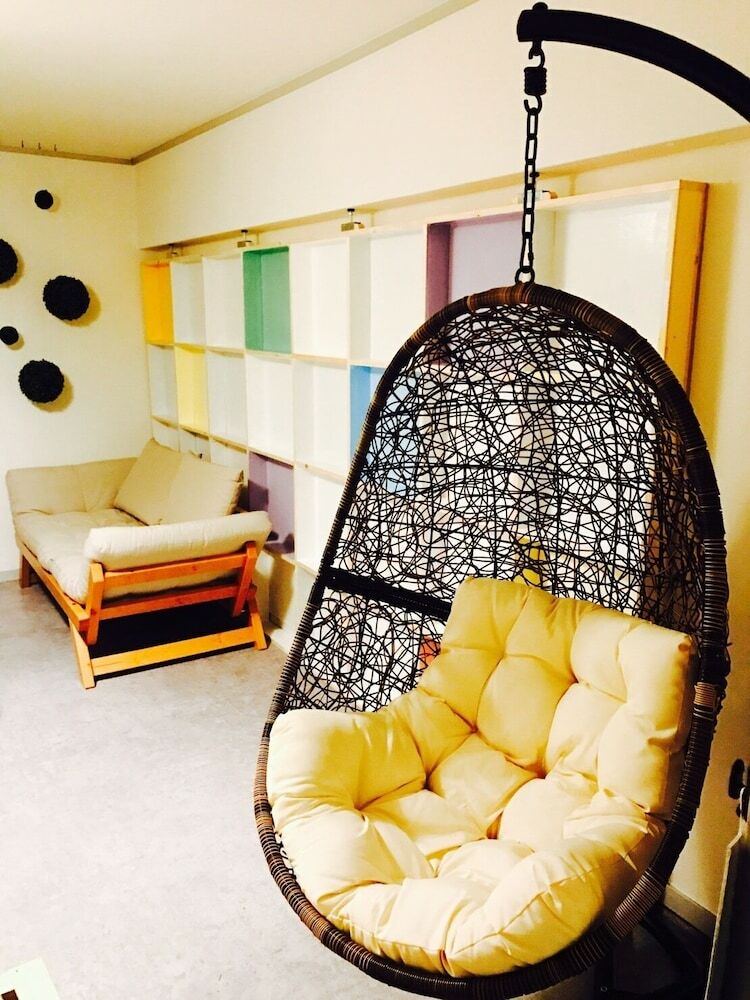 Local Hakozaki Apartment