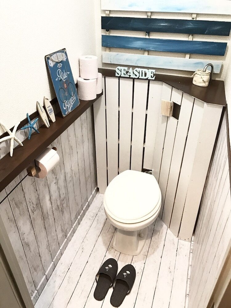 Local Hakozaki Apartment
