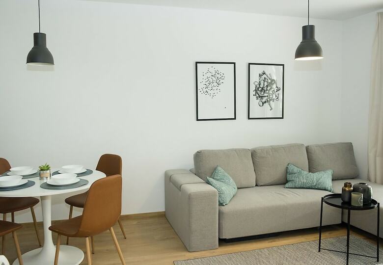 Fm Luxury 1-bdr Apartment - Stylish Retreat