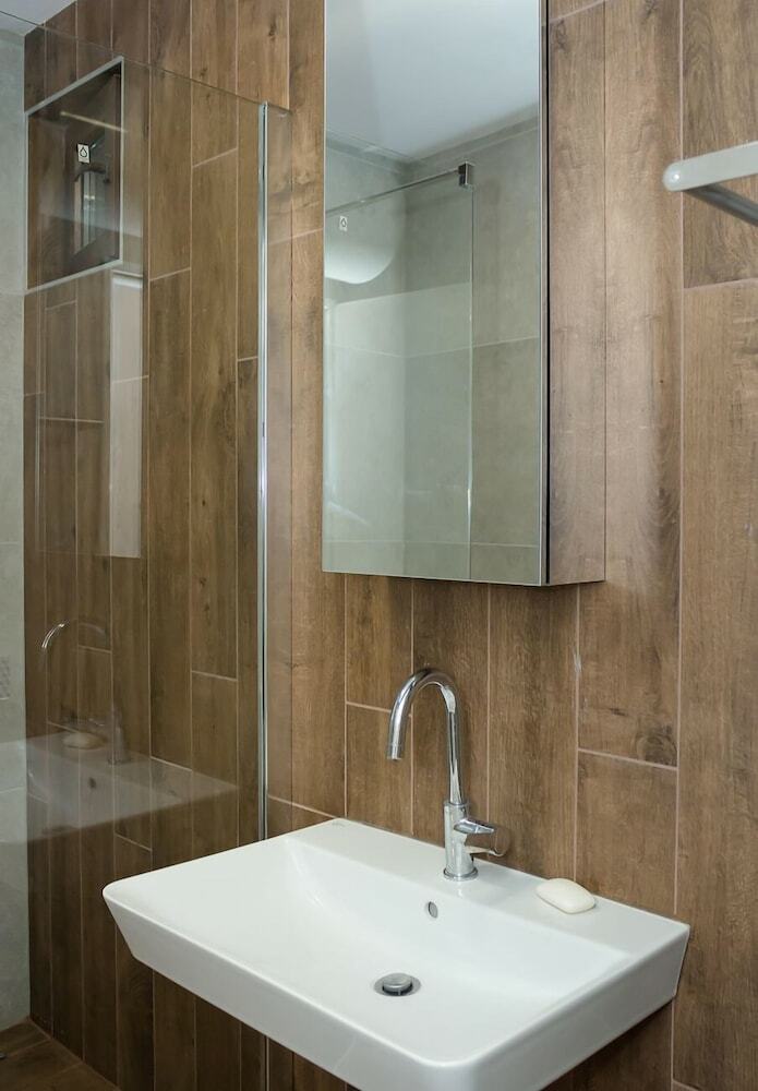 Fm Luxury 1-bdr Apartment - Stylish Retreat