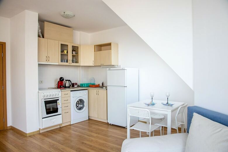 Fm Deluxe 1-bdr Apartment With Pool And Sea View