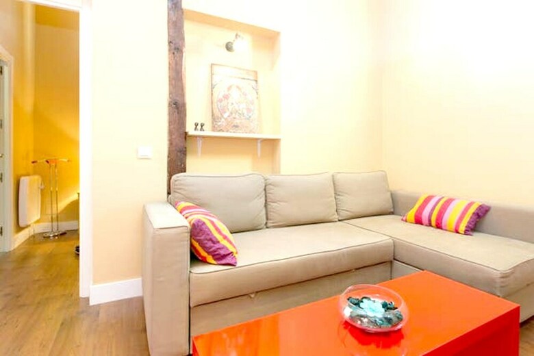 Apartment With 2 Bedrooms In Madrid, With Wifi