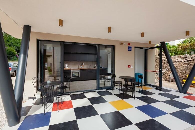 Hostal Subtub Hostel Makarska