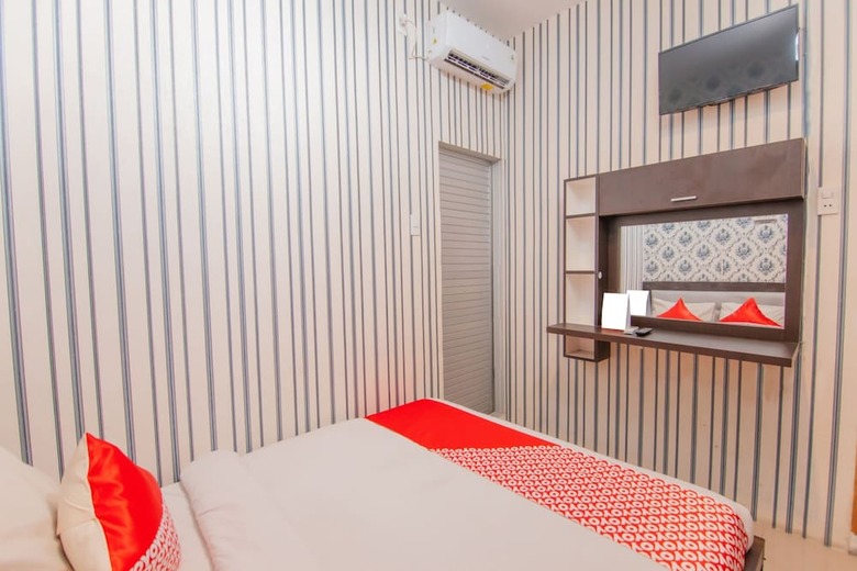 Hotel Oyo 2310 Residence 68