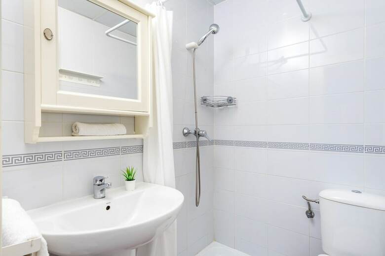 2br  Apartment With Sea View, Gym And Pool Ref 129
