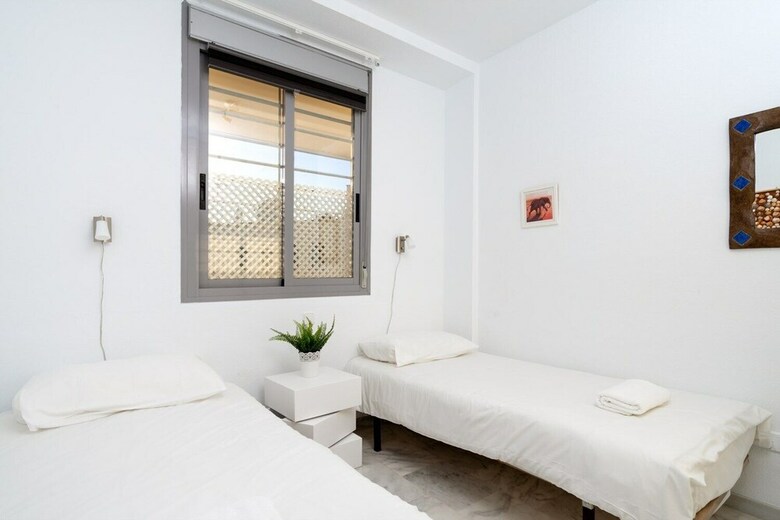 2br  Apartment With Sea View, Gym And Pool Ref 129
